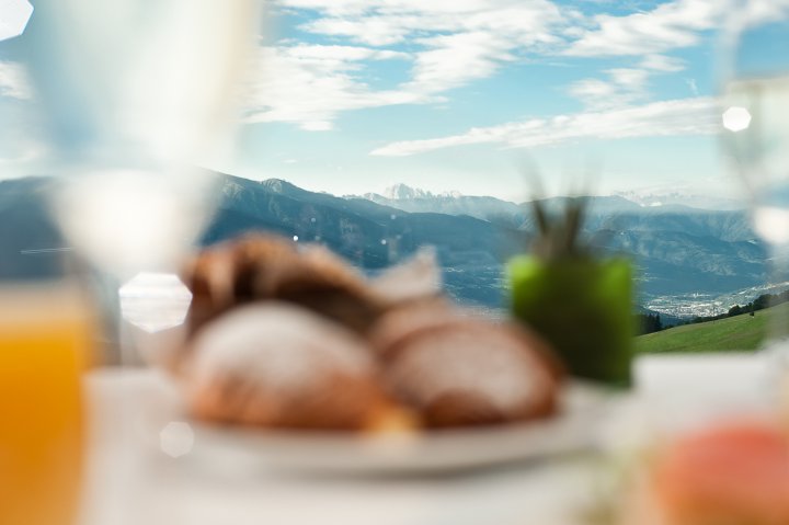 Ausblick vom Frühstückstisch in Meransen